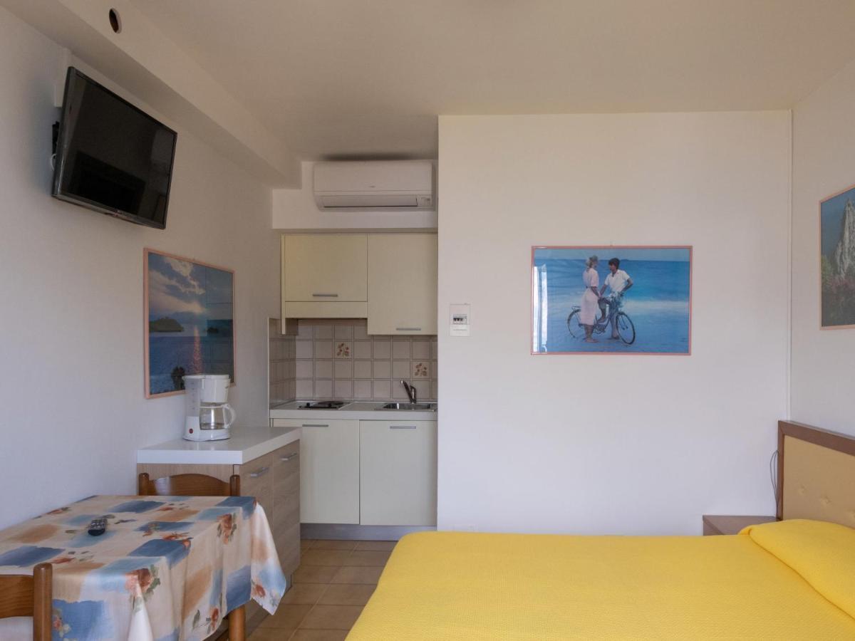 Locazione Turistica Casa Maria-5 By Interhome Assenza di Brenzone Luaran gambar